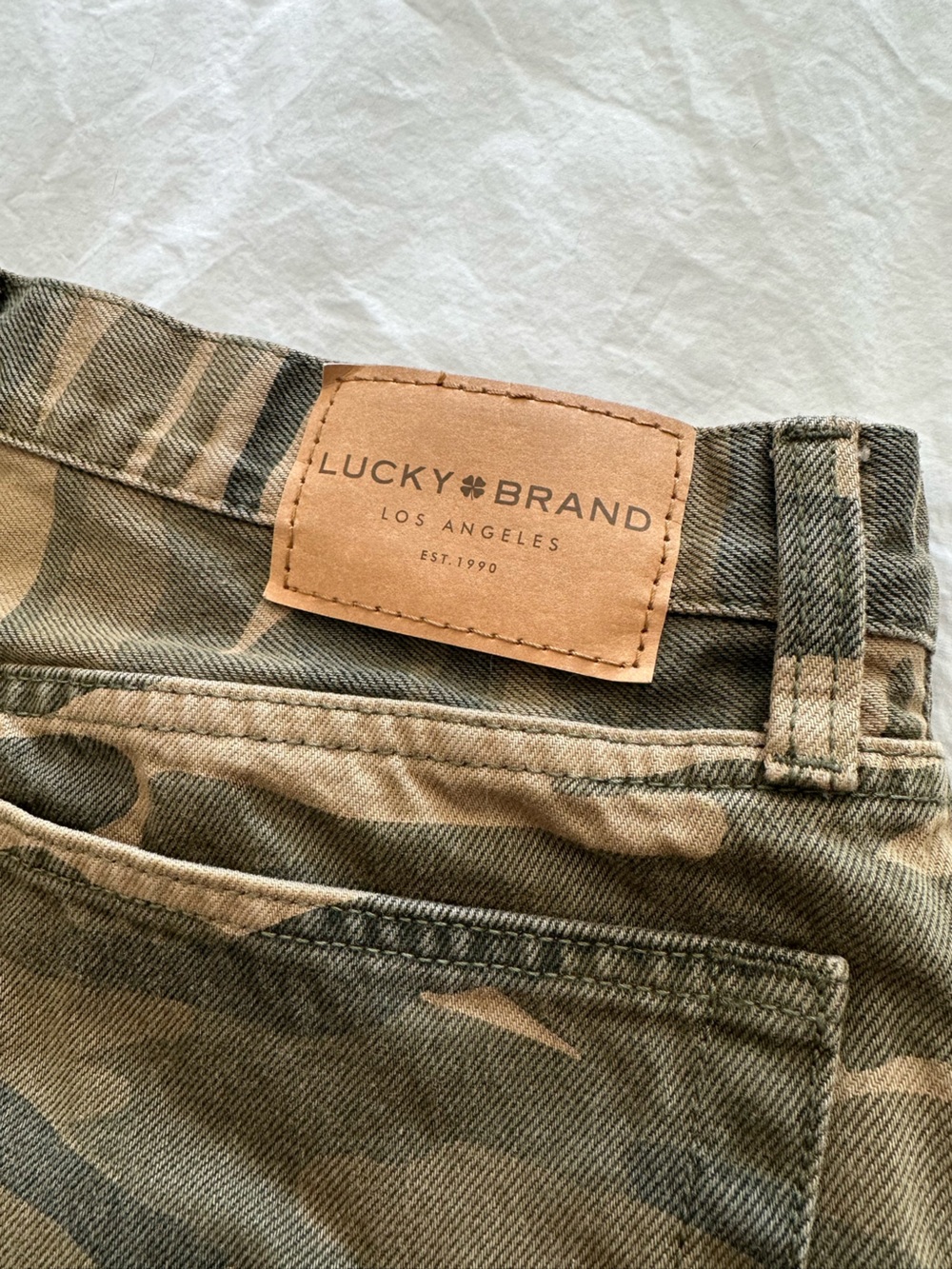 Lucky Brand Women's Camo Distressed Shorts, size 10 - Picture 5 of 11